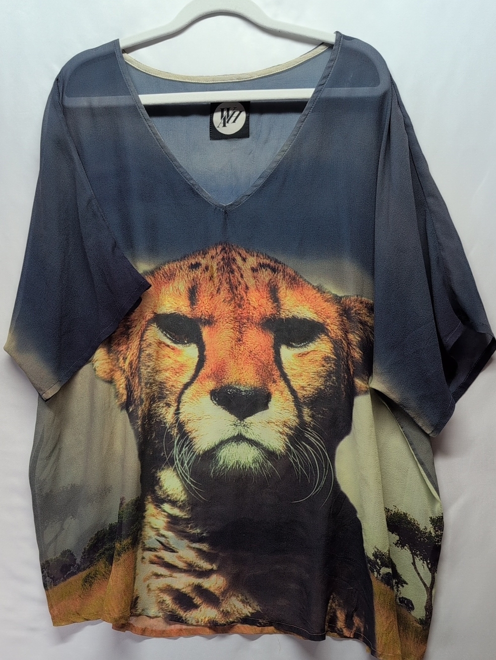 💯 Silk Cheetah Graphic V-Neck Tunic Top - Navy and Tan